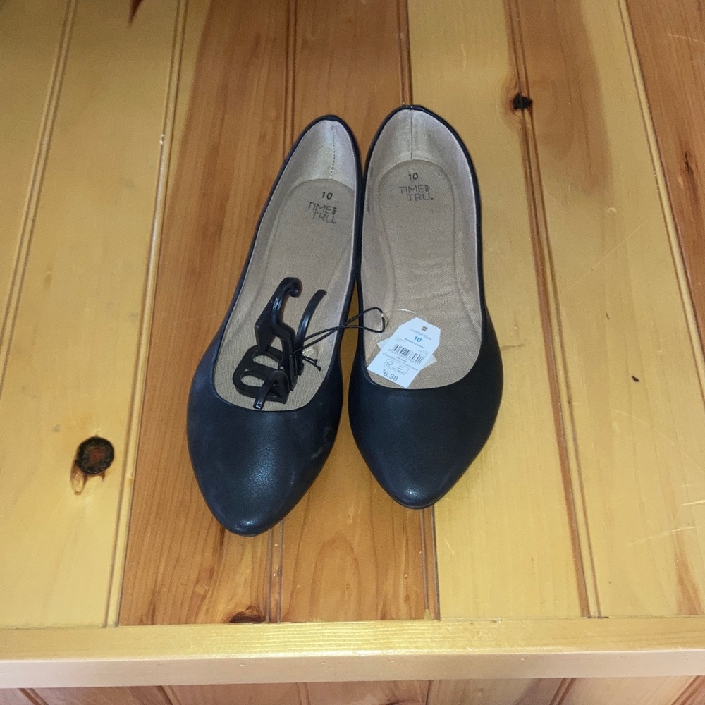 Black Women's Flats